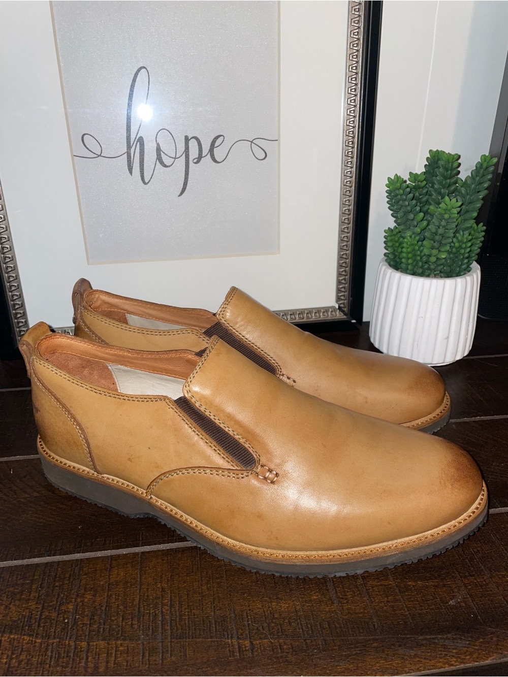 Tommy Bahama Eaton Men's Tan Leather Slip-On Shoes Size 11.5 Like New